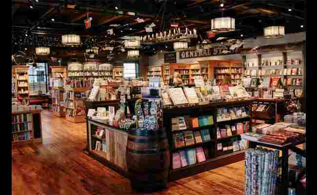 Why Is Bookstore Franchising A Smart Investment For Book Lovers?